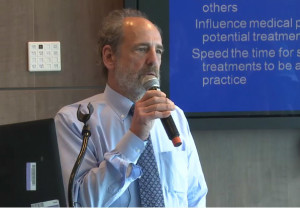 Norman Schwartz é médico especializado em Medicina Funcional Integrativa. Foto: reprodução de vídeo.