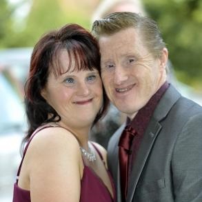 Casal com síndrome de Down renova seus votos após 20 anos