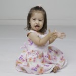 Bebê com síndrome de Down com 24 a 36 meses.